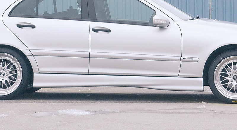 Zijskirts passend voor Mercedes W203 Rieger