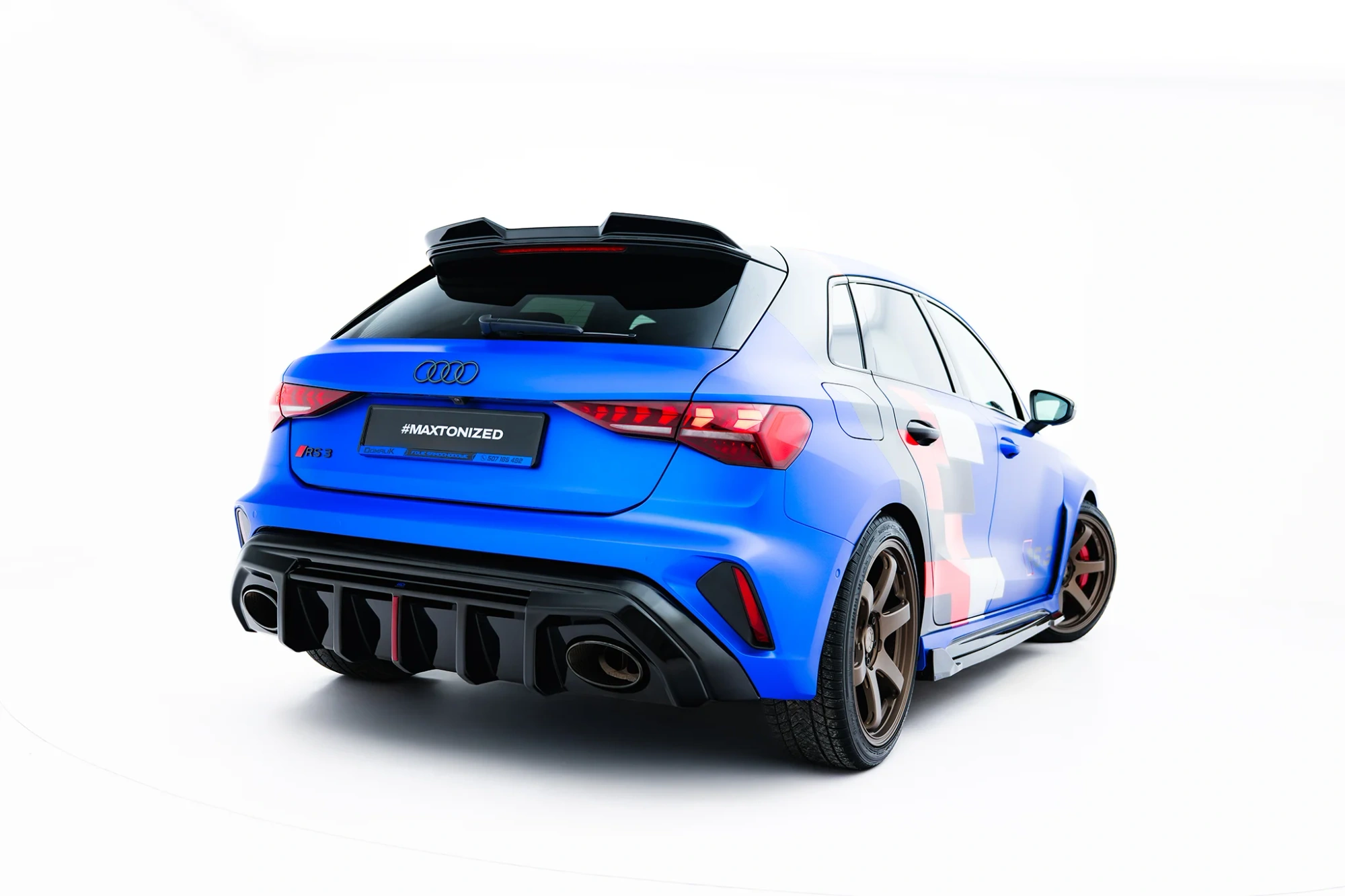 Diffuser passend voor Audi RS3 Sportback 8Y Facelift Maxton Glans Zwart met Reflector