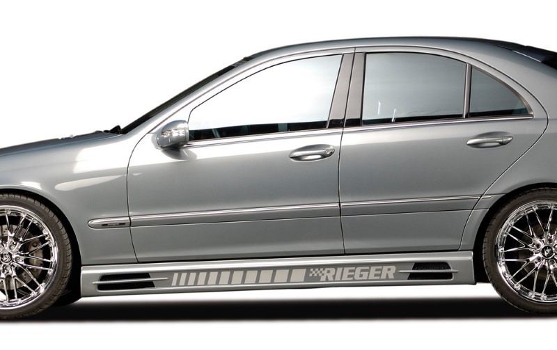 Zijskirts passend voor Mercedes W203 met 2 schacht en 2 uitsnedes Rieger