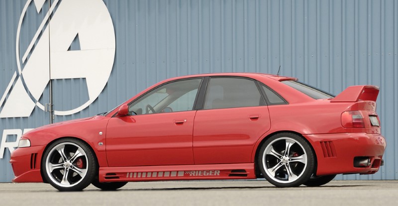 Achterbumper passend voor Audi A4 B5 met zijdelingse intakes zonder PDC niet