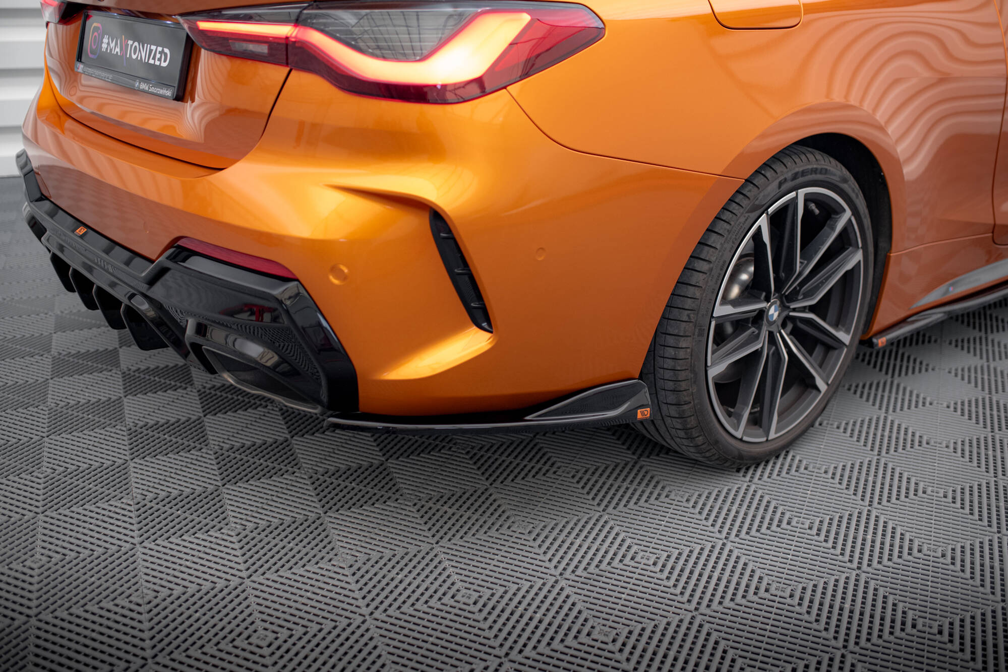 Achterzij Spoilers V.6 BMW M440i G22 / G23 / G22 Facelift / G23 Facelift Maxton Glanzend zwart
