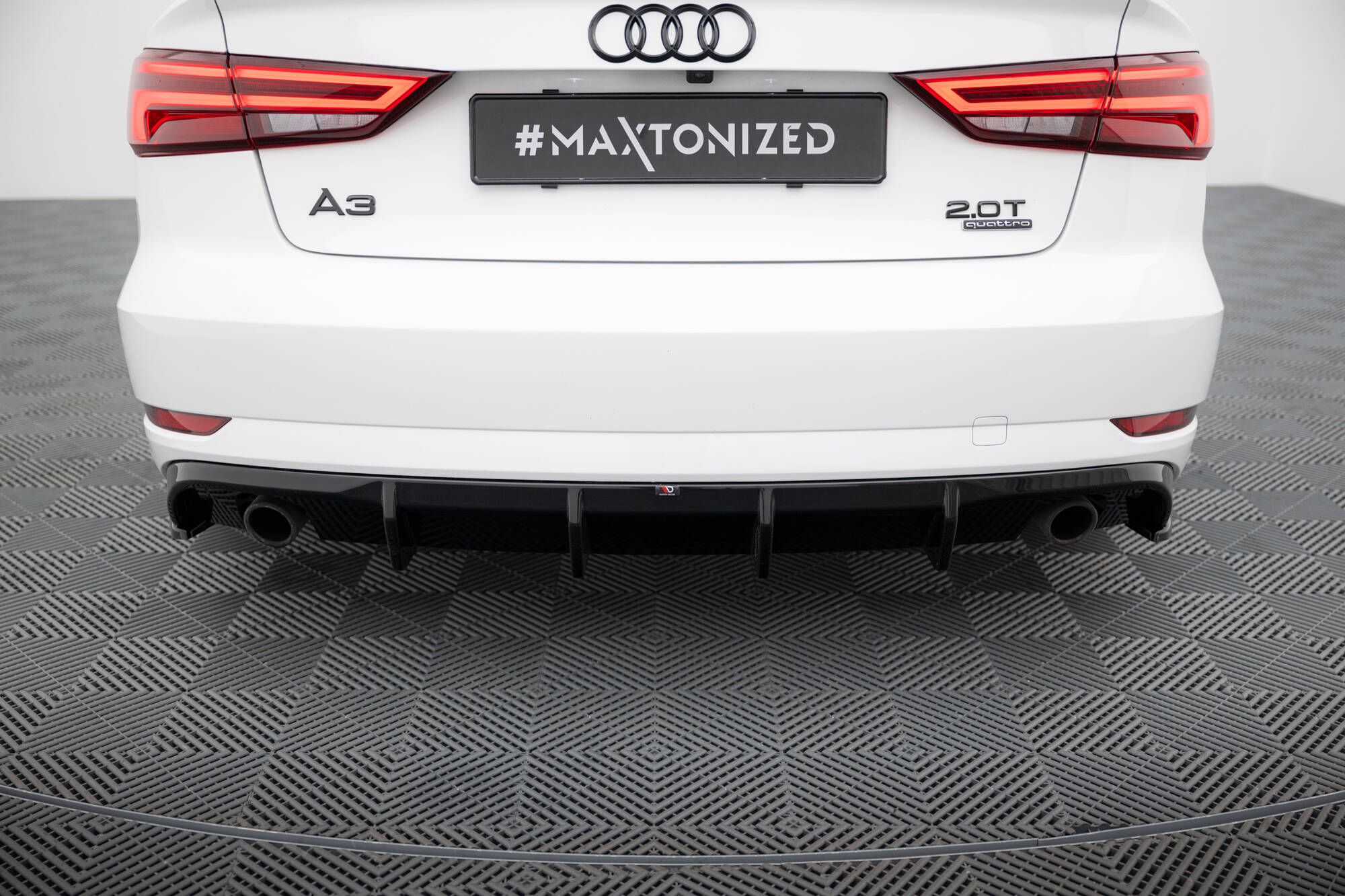 Achter Diffuser passend voor Audi A3 Sedan 8V Facelift Maxton Glanzend zwart
