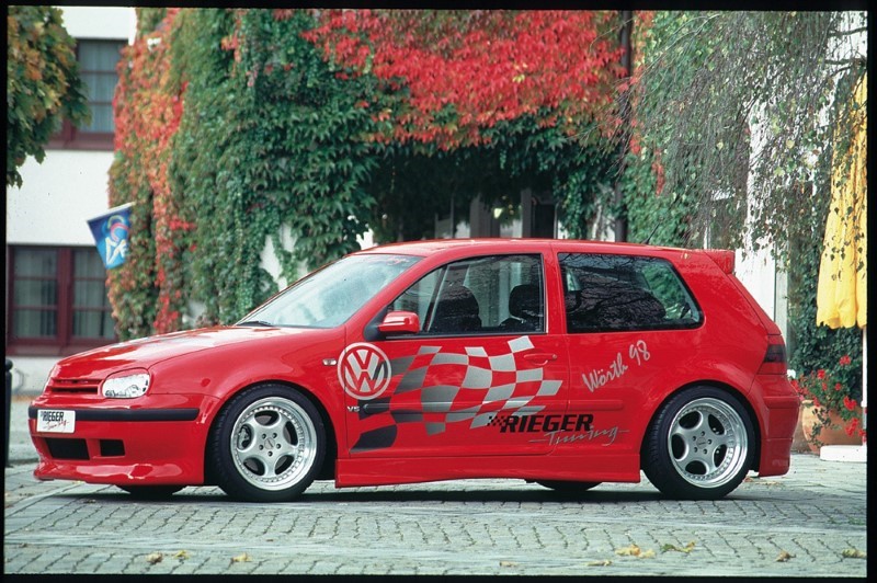 Zijskirts passend voor VW Bora Riege