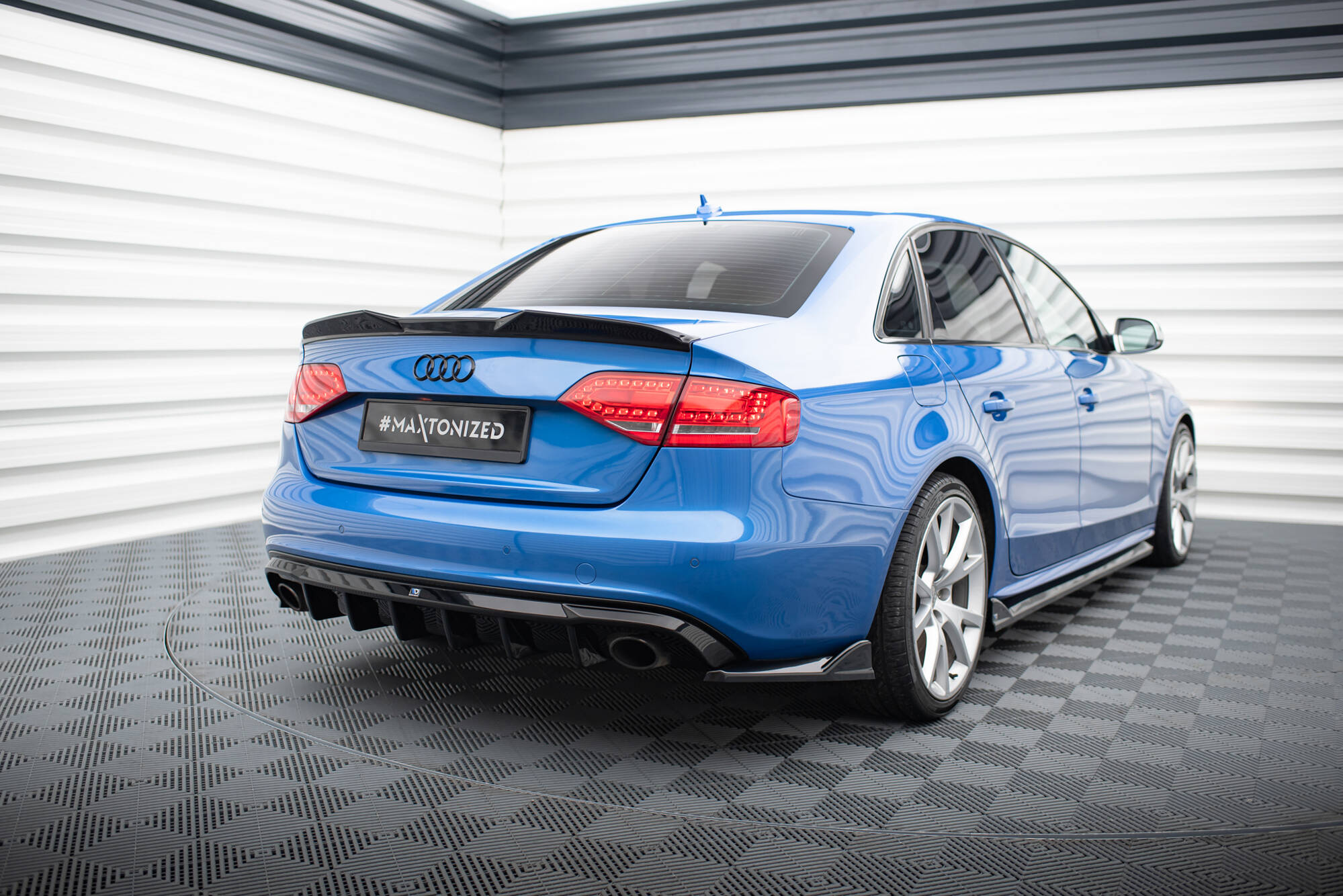 Achter Diffuser passend voor Audi A4 S-Line Sedan / Avant B8 Maxton Glanzend zwart