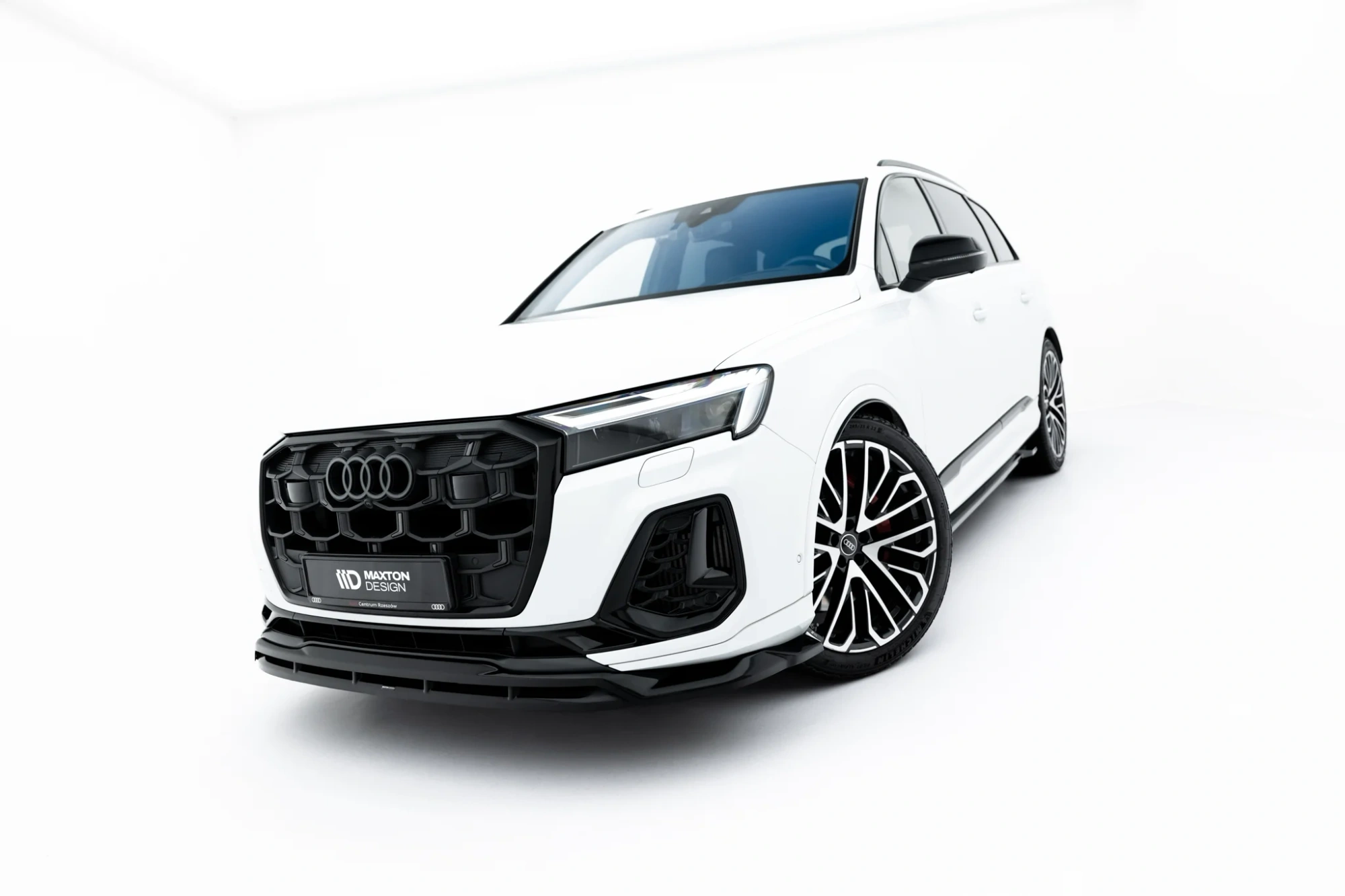 Voorspoiler passend voor Audi Q7 S-Line MK2 Facelift 2 Maxton Glanzend zwart