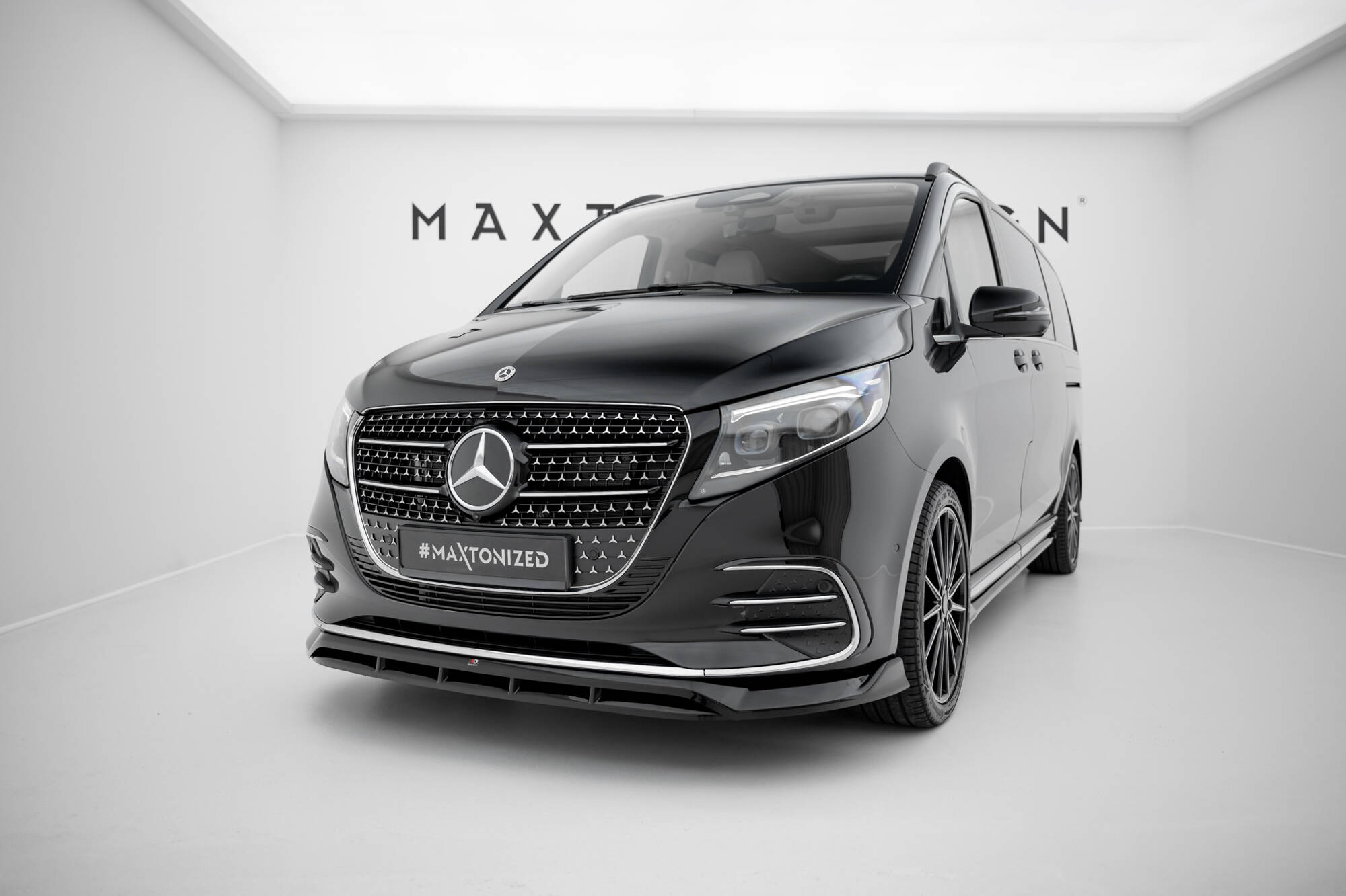 Voorspoiler passend voor Mercedes-Benz V AMG-Line W447 Facelift 2 Maxton Glanzend zwart