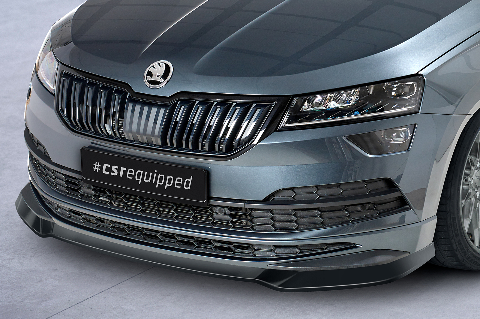 Voorspoiler passend voor Skoda Karoq CSR glans Zwart