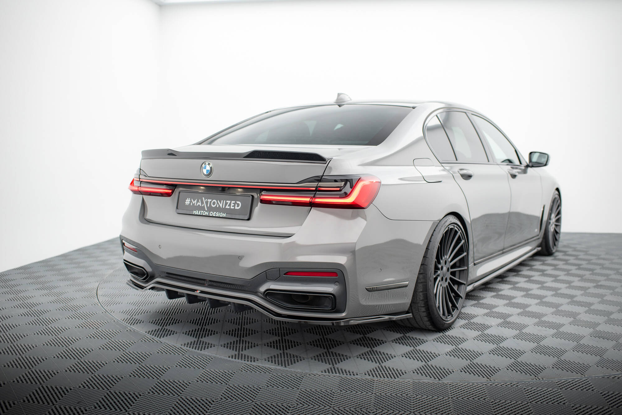 Diffuser passend voor BMW 7 G11 M-pack Facelift Glans zwart