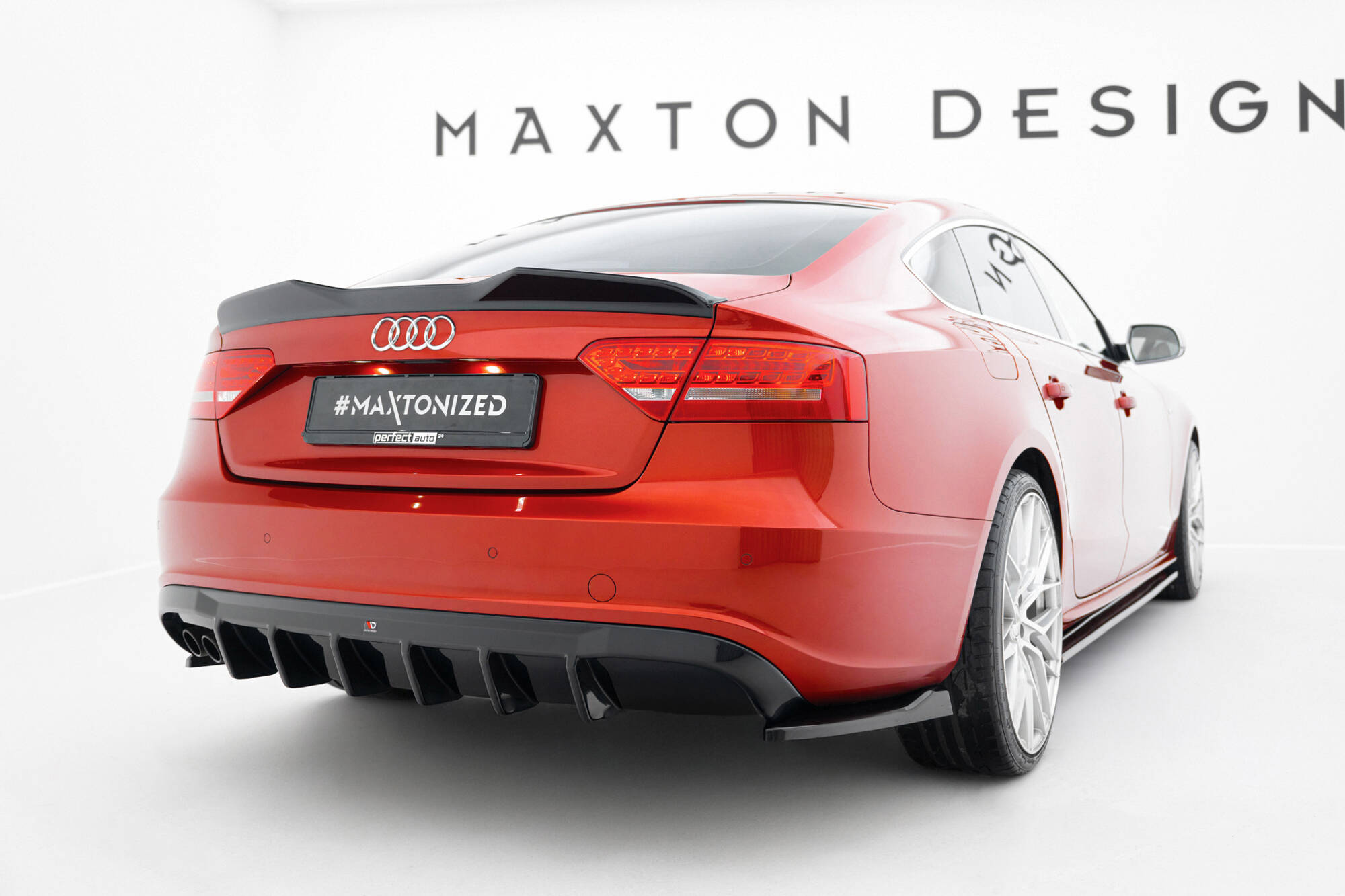 Achter Diffuser passend voor Audi A5 S-Line Sportback 8T Maxton Glanzend zwart