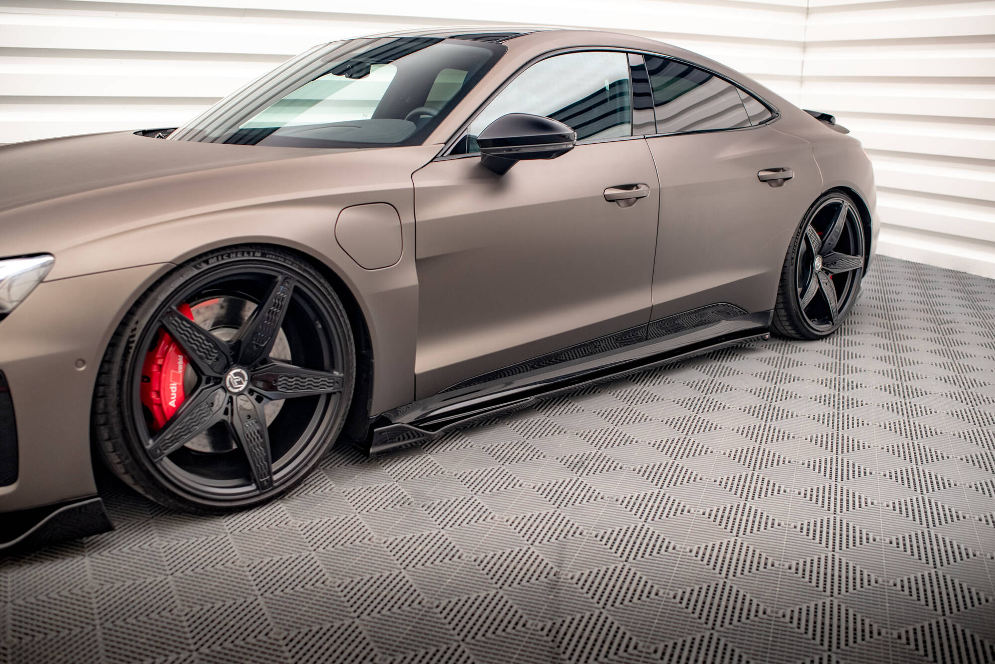 Bodykit passend voor Audi e-Tron GT / RS GT MK1 Maxton Glanzend zwart