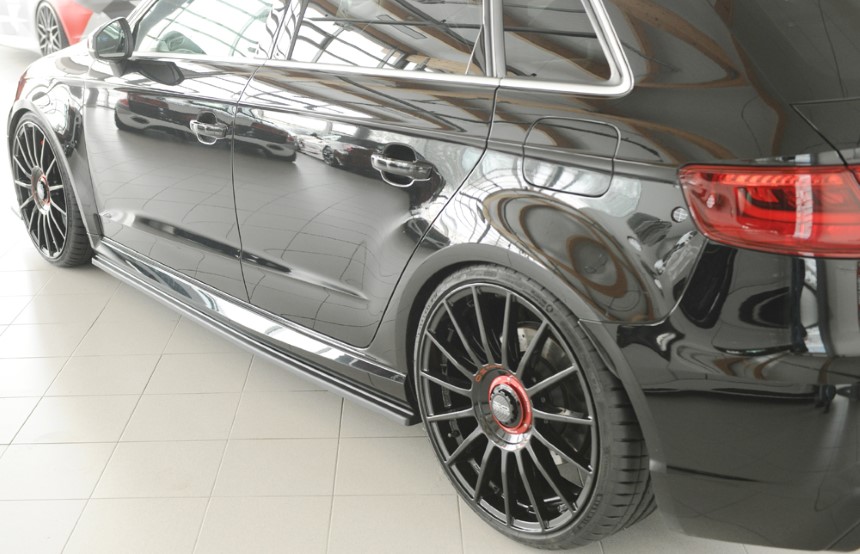 Zijskirts passend voor Audi RS3 8V Sportback Rieger glans zwart
