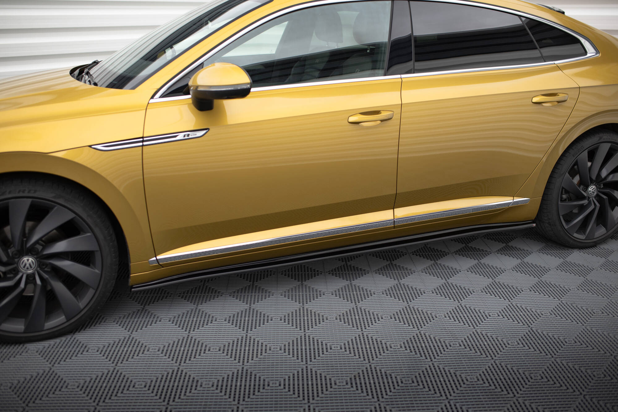 Bodykit passend voor Volkswagen Arteon R-Line Maxton Glanzend zwart