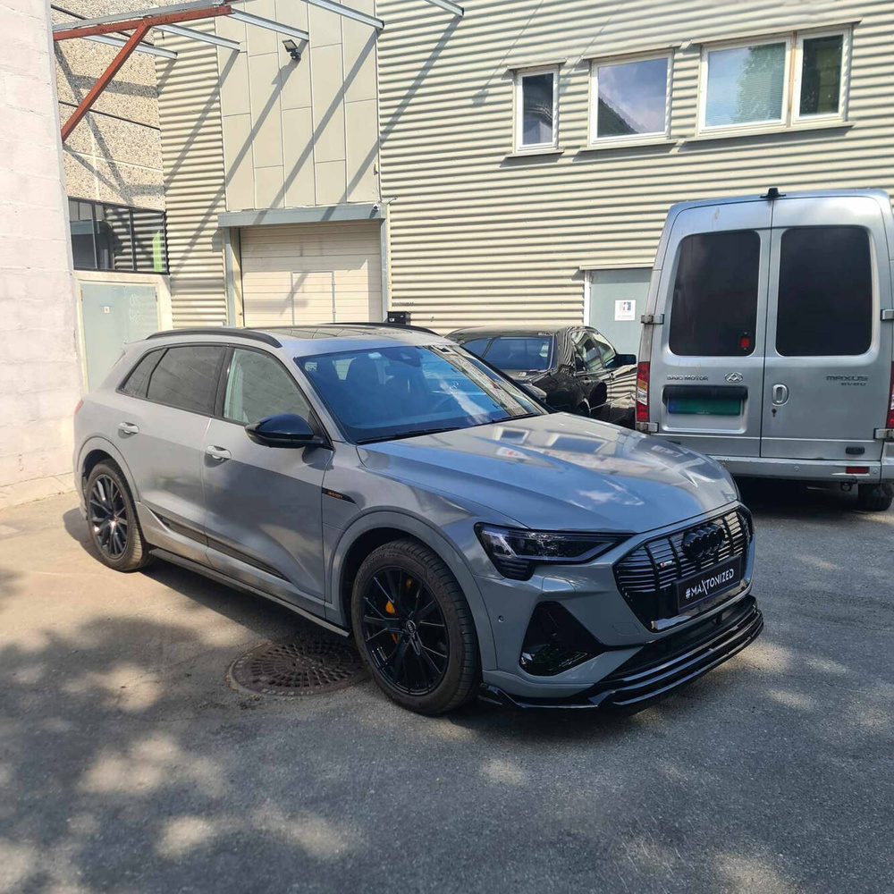 Voorspoiler passend voor Audi e-Tron S-Line Glans Zwart Maxton