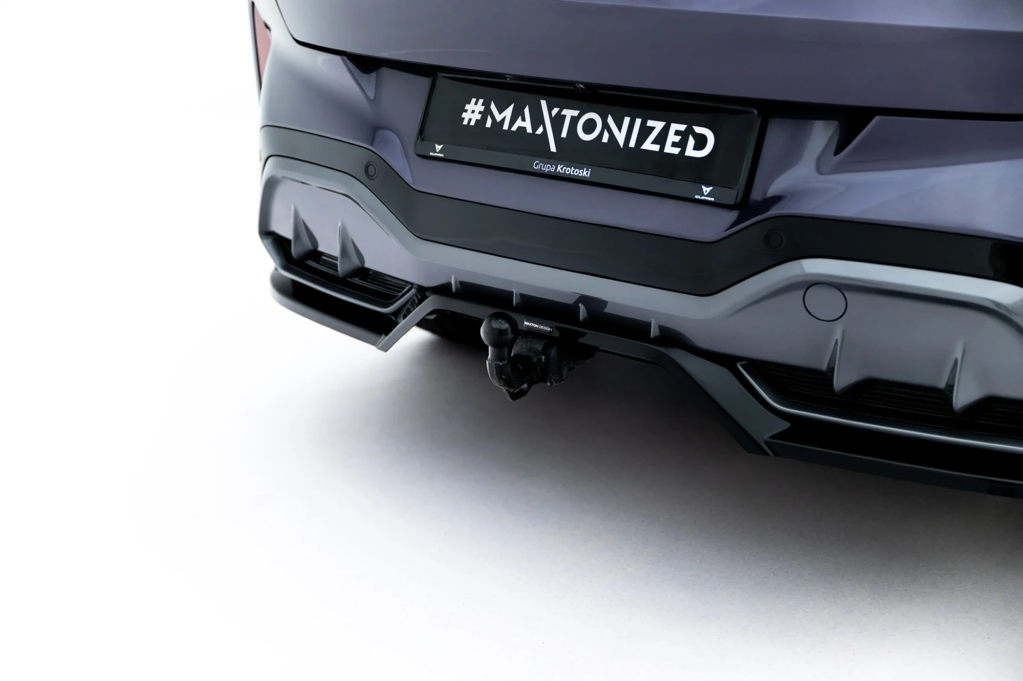 Diffuser V.3 met Verticale Spijlen Cupra Terramar Mk1 Glanzend Zwart (Geschikt voor Trekhaak)