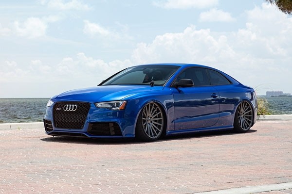 Vossen VFS2 10.0x19 5x120 ET42 Gloss Graphite Mid Face