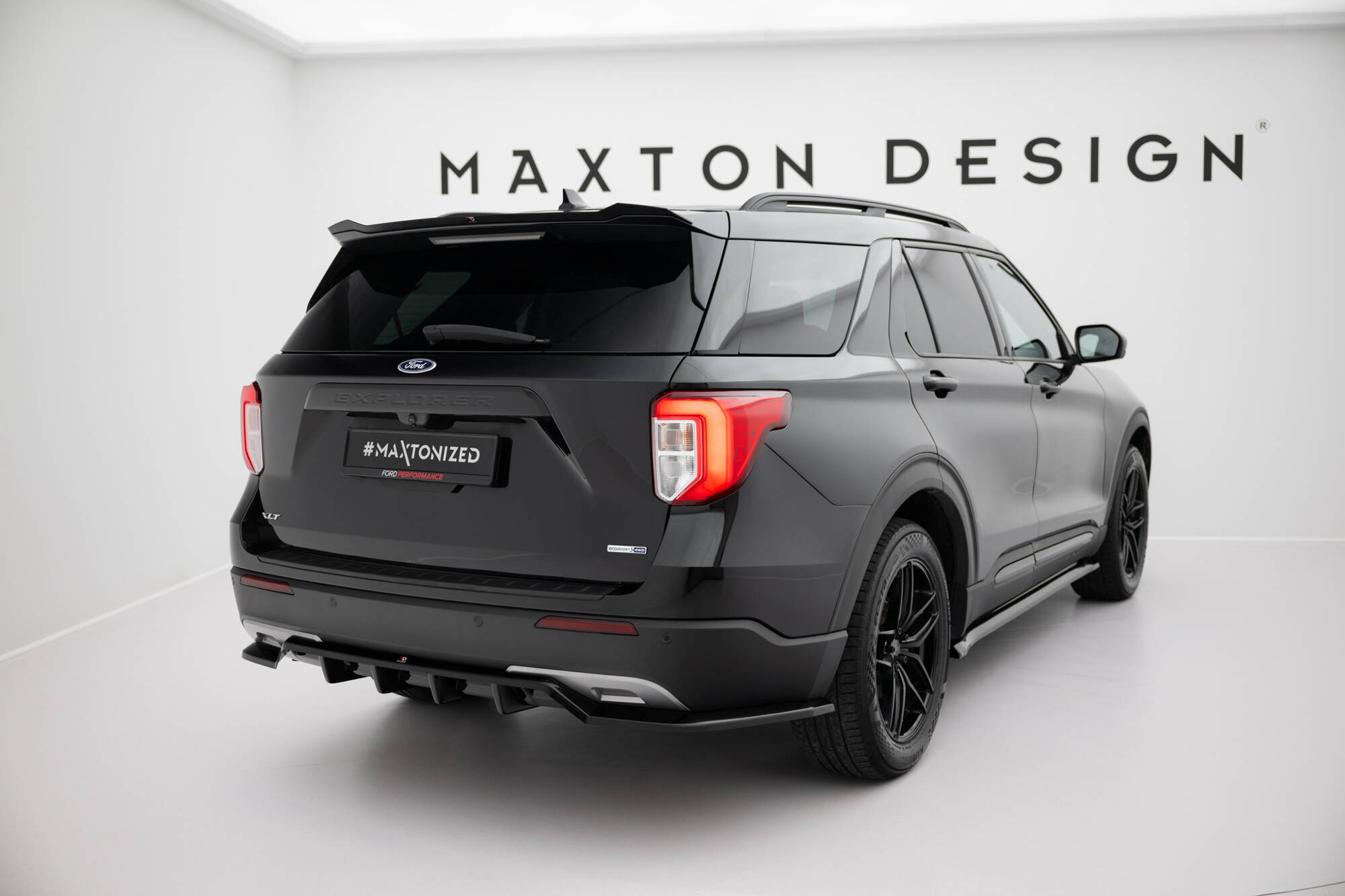 Spoiler Cap Ford Explorer XLT MK6 Maxton Glanzend zwart