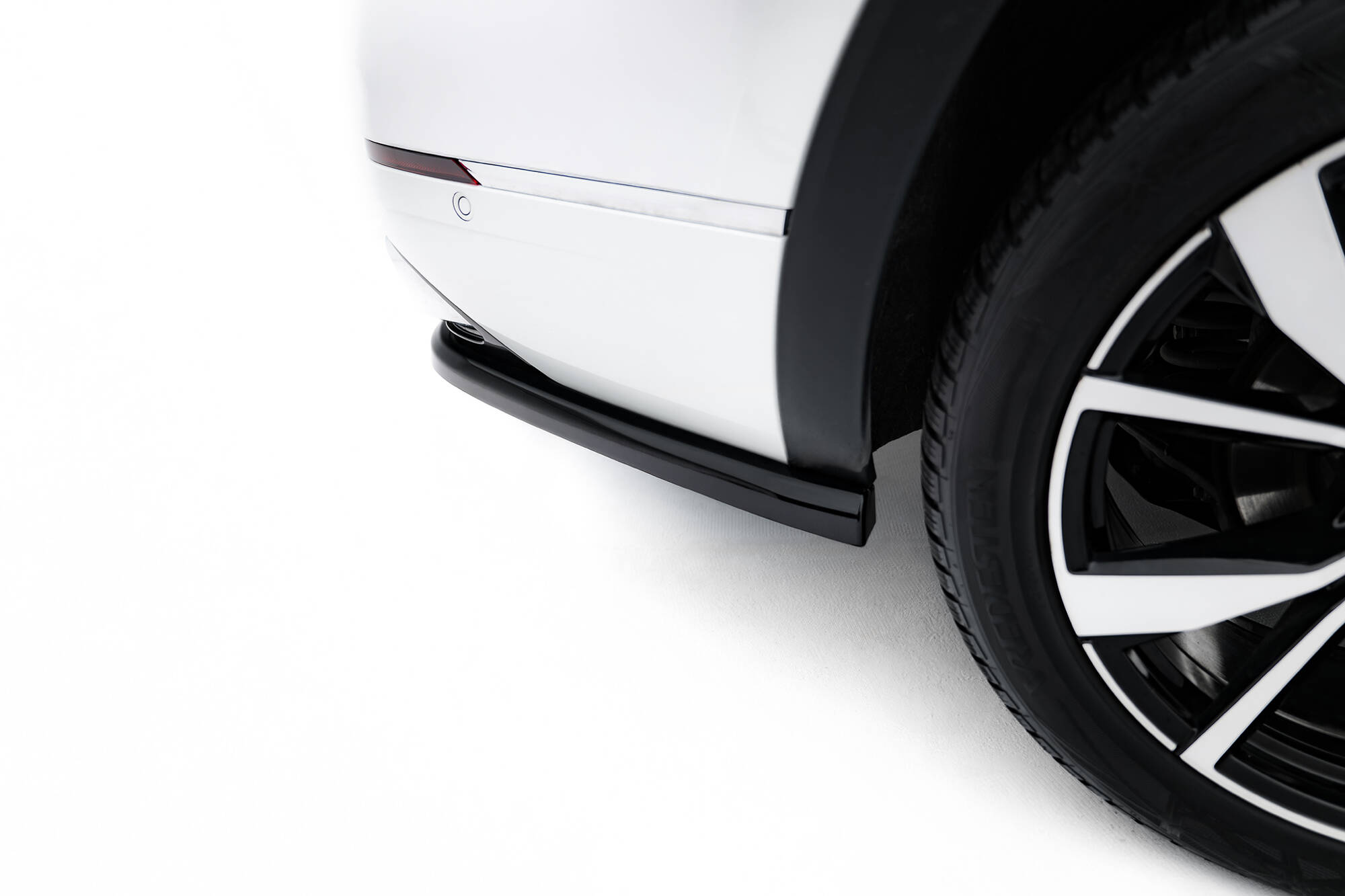 Achter Diffuser passend voor Volkswagen Atlas R-Line MK1 Facelift 2 Maxton Glanzend zwart