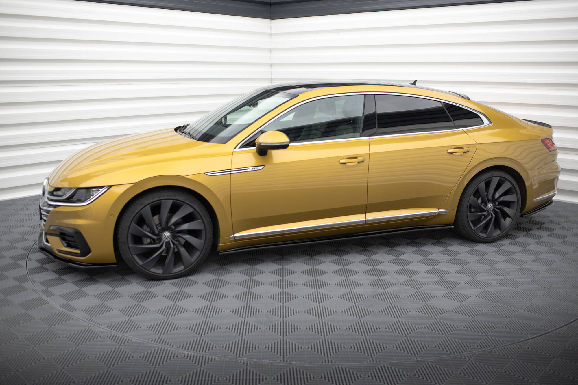 Bodykit passend voor Volkswagen Arteon R-Line Maxton Glanzend zwart