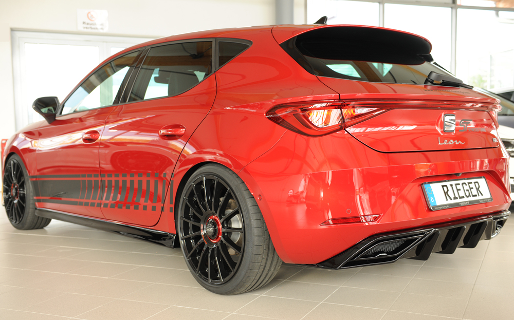 Zijskirts passend voor Seat Leon KL Rieger glans zwart