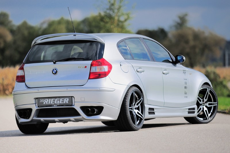 Zijskirts passend voor BMW E87 met 2 schacht en 2 uitsnedes Rieger