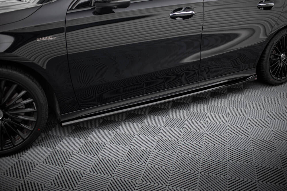 Zijskirts passend voor Mercedes A Klasse AMG Pakket / A35 AMG Maxton Glans Zwart