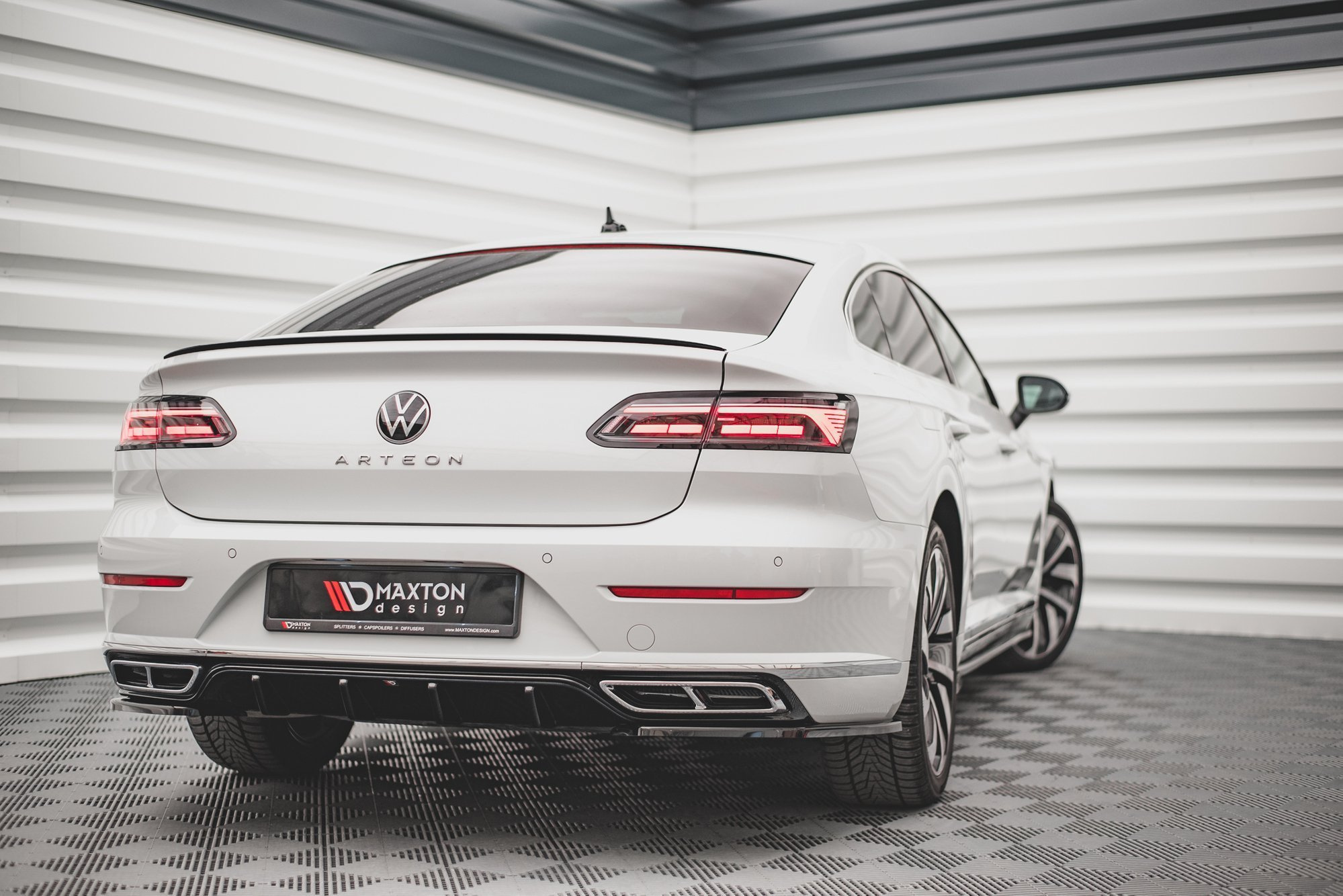 Bodykit passend voor Volkswagen Arteon R-Line Facelift Maxton Glanzend zwart