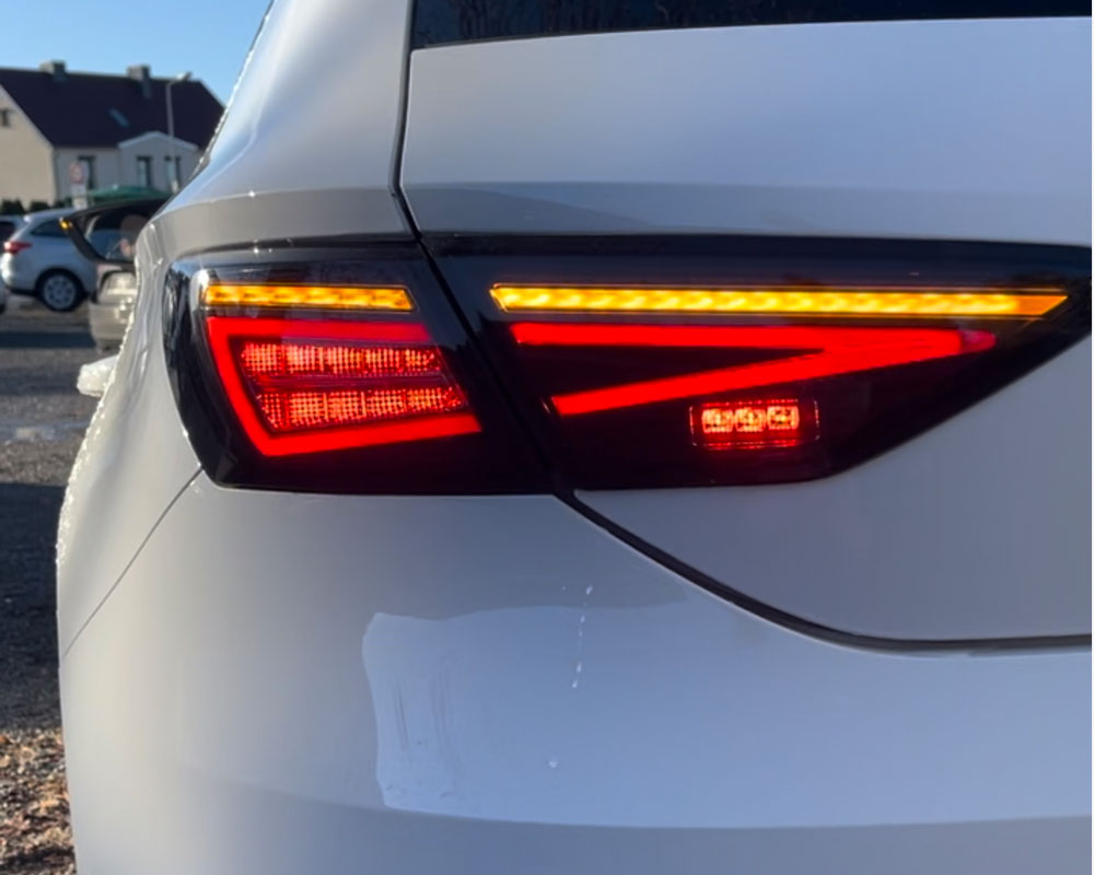 Achterlichten passend voor Seat Leon III 3 5F 12-20 zwart/smoke dynamisch voor halogeen