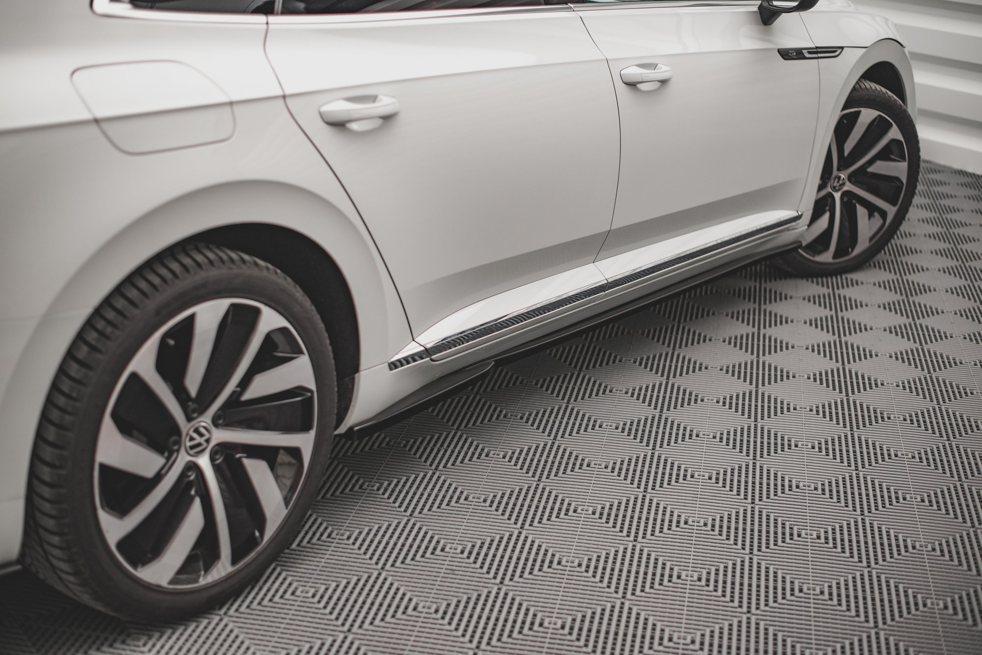 Bodykit passend voor Volkswagen Arteon R-Line Facelift Maxton Glanzend zwart