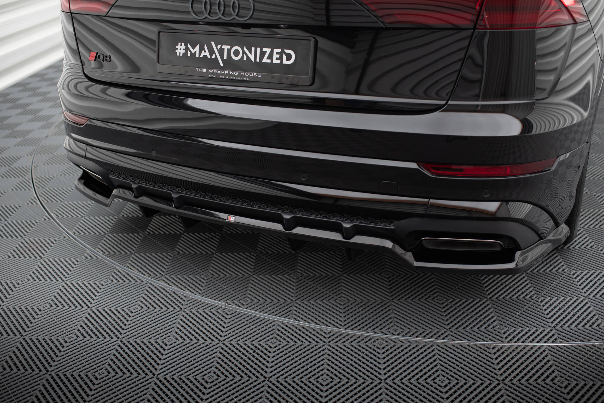 Bodykit passend voor Audi SQ8 / Q8 S-Line MK1 Facelift Maxton glanzend zwart