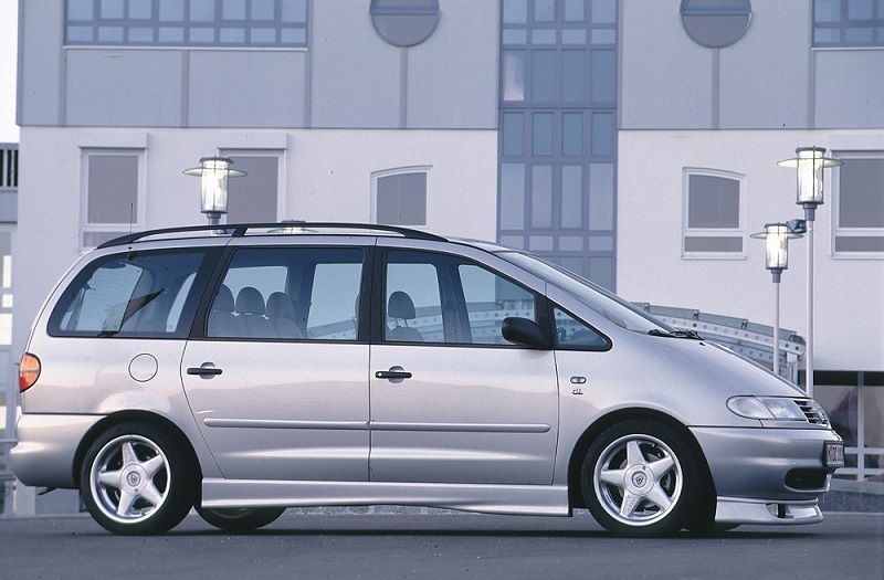 Zijskirts passend voor VW Sharan Rieger