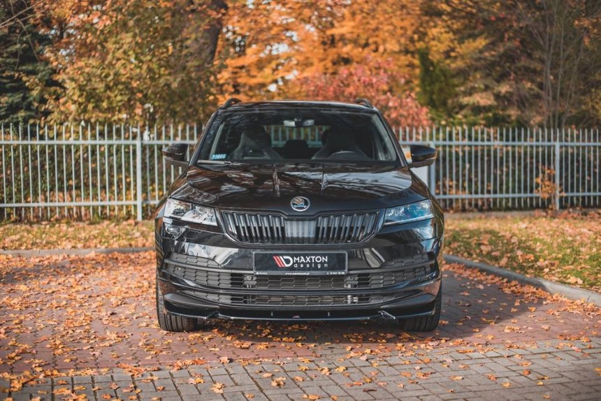 Voorspoiler passend voor Skoda Karoq sportline Maxton Design glans zwart