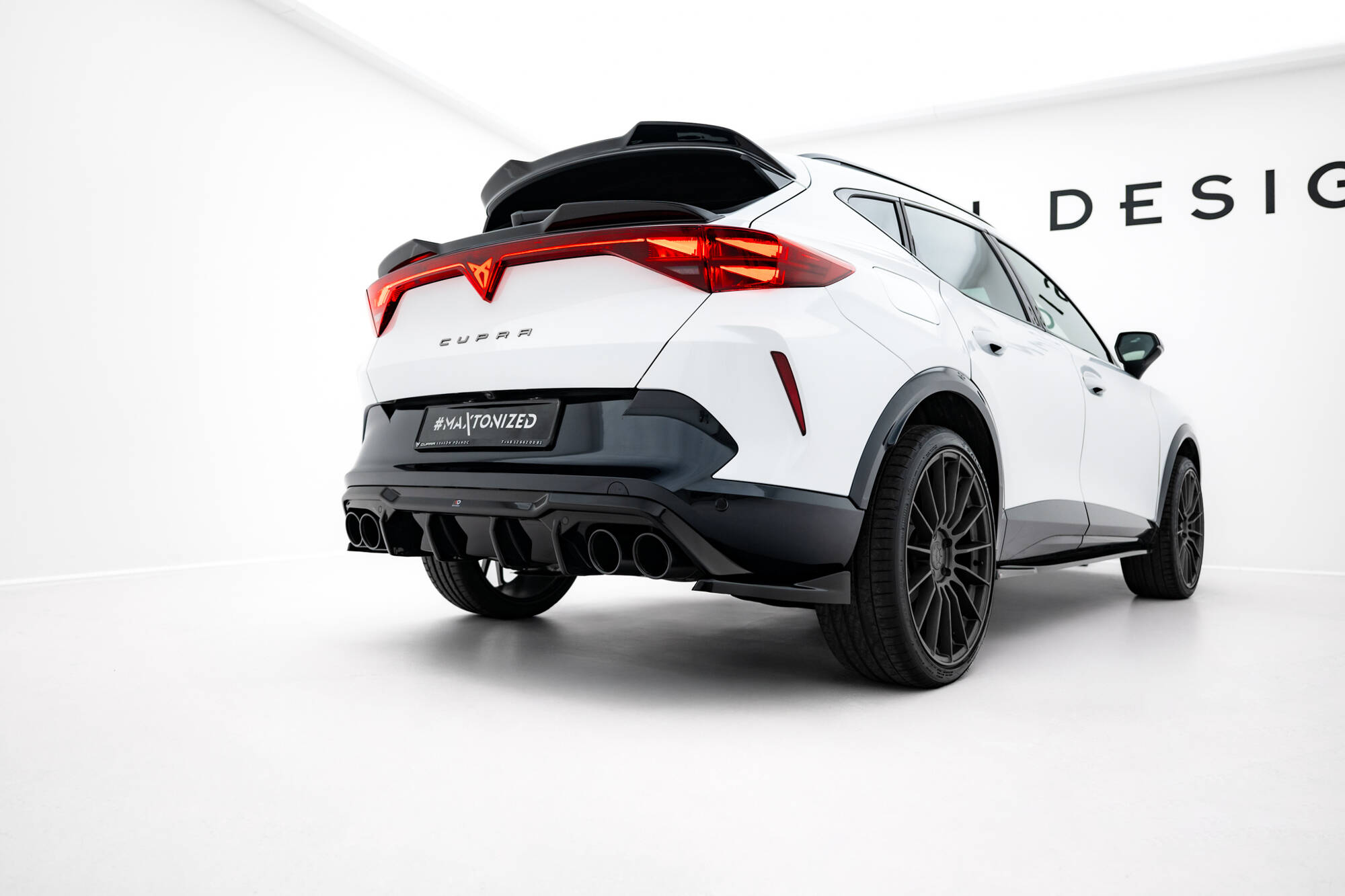Diffuser passend voor Cupra Formentor Maxton Glans Zwart met Zwarte Sierstukken