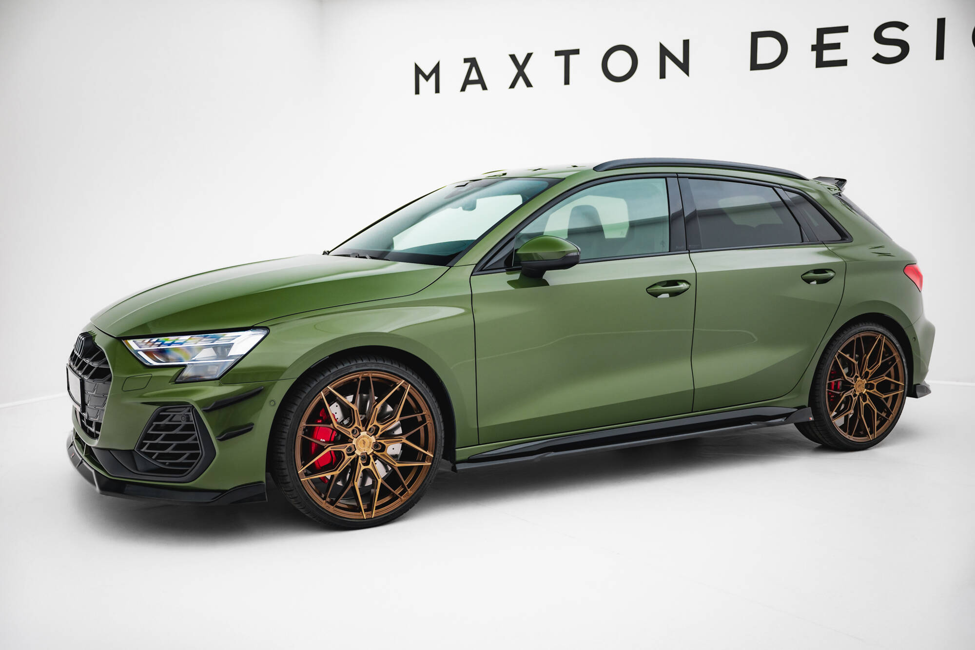 Zijskirts V.3 Audi S3 / A3 S-line 8Y Facelift Maxton Glanzend zwart