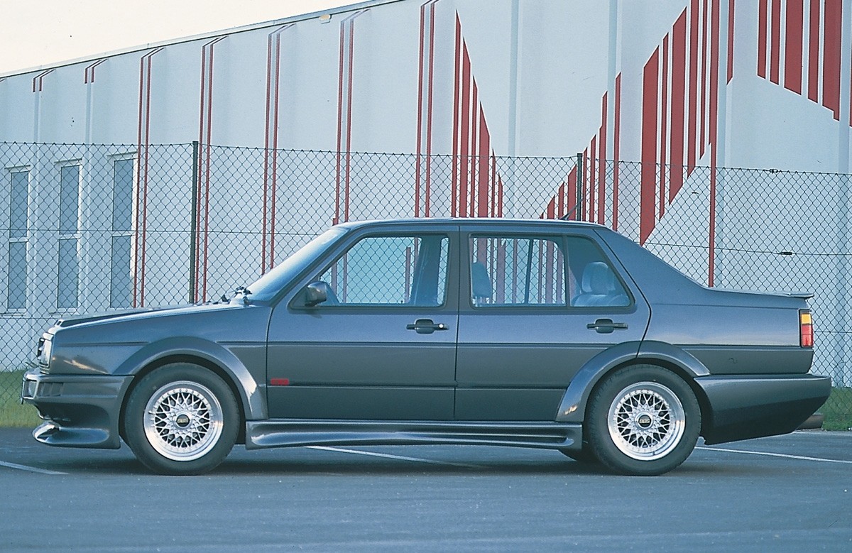 Voorbumper Breedversie l VW Golf II Polyester Rieger