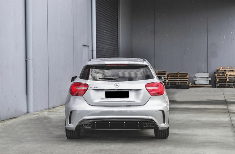 Diffuser passend voor Mercedes W176 A45 AMG look zwart
