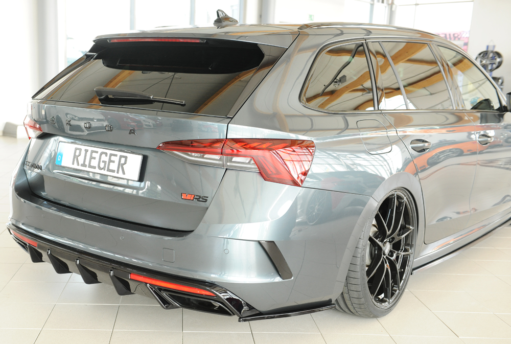 Diffuser passend voor Skoda Octavia RS (NX) Rieger Glans Zwart met Trekhaak