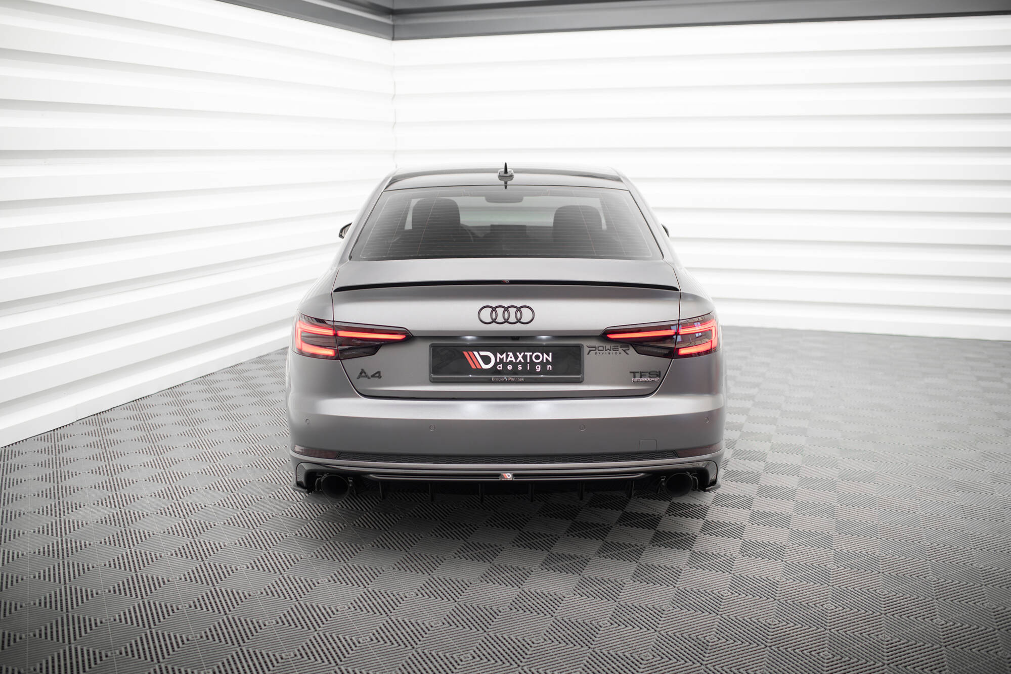 Achter Diffuser passend voor Audi A4 S-line B9 Maxton Glanzend zwart