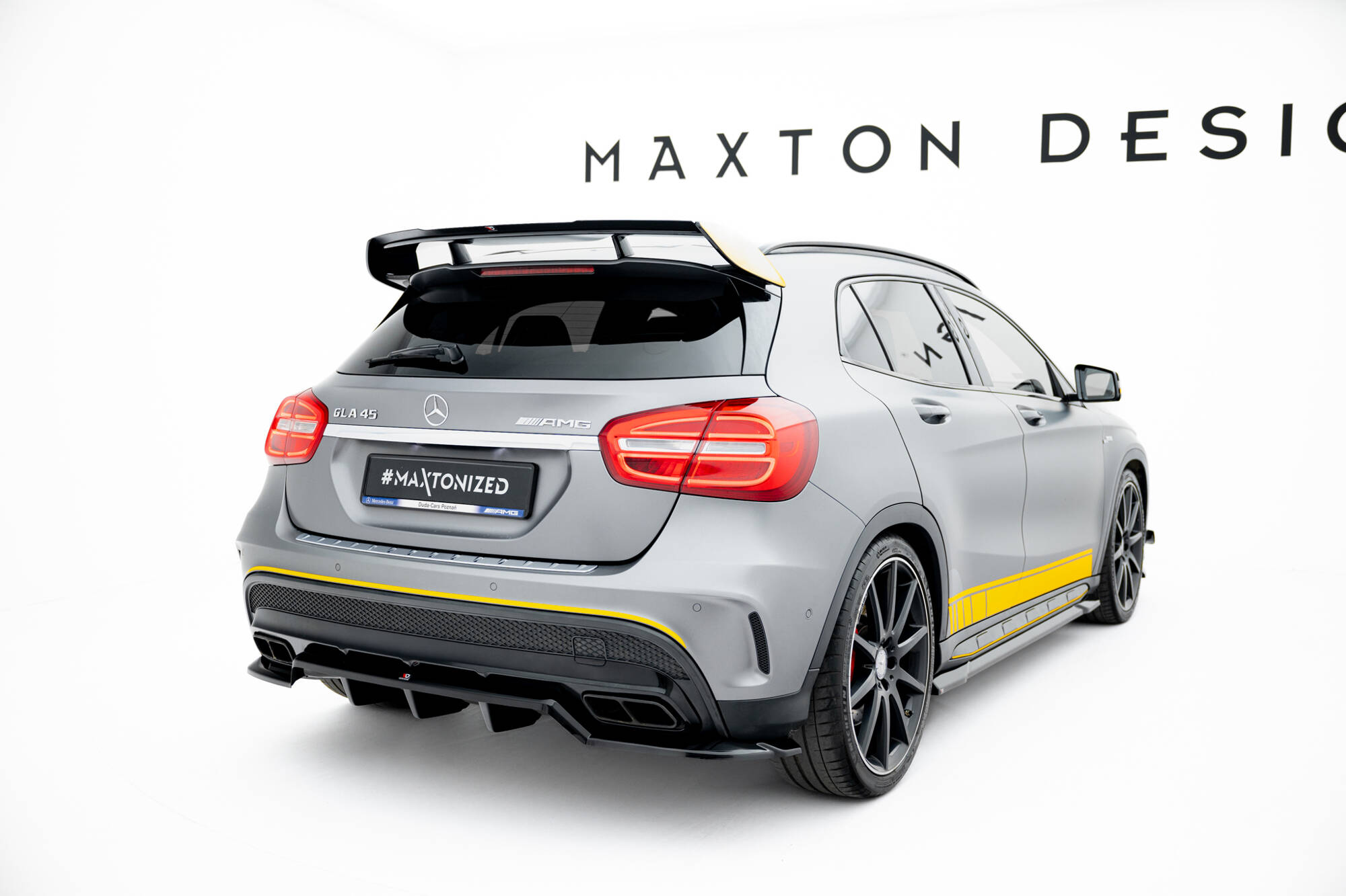 Achter Diffuser passend voor Mercedes-Benz GLA 45 AMG Off-roader X156 Maxton Glanzend zwart
