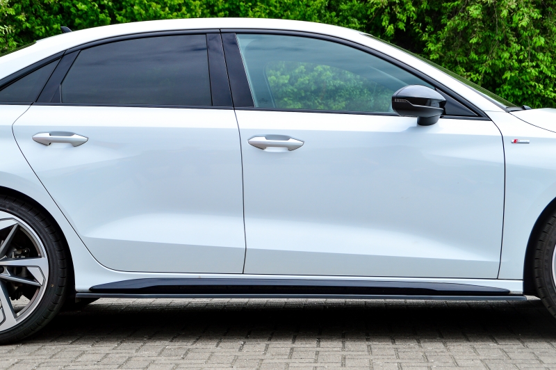 Zijskirts passend voor Audi A3 8Y S3 S-Line Limousine Glans Zwart