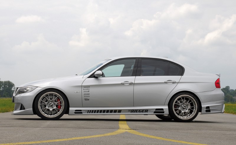 Zijskirts passend voor BMW E60 met 2 schacht en 2 uitsnedes Rieger